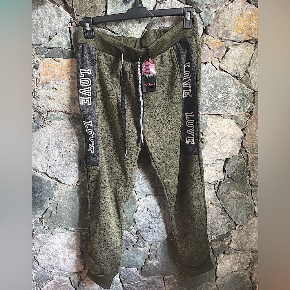 AQ Sport jogging pants gray & olive print with “love” emblem Size 2XL